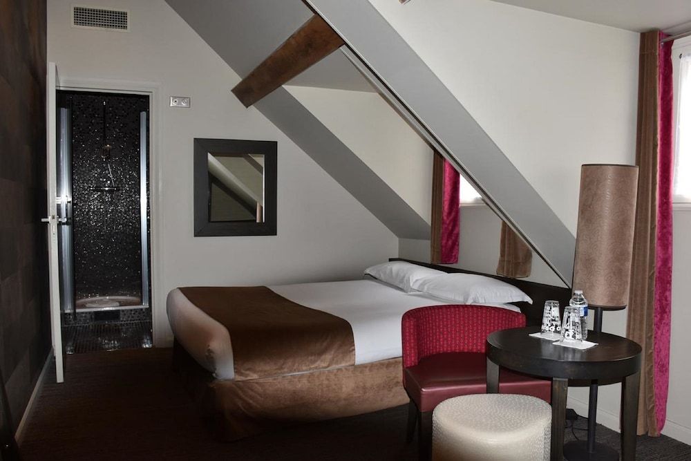 undefined Hotel Aero 8