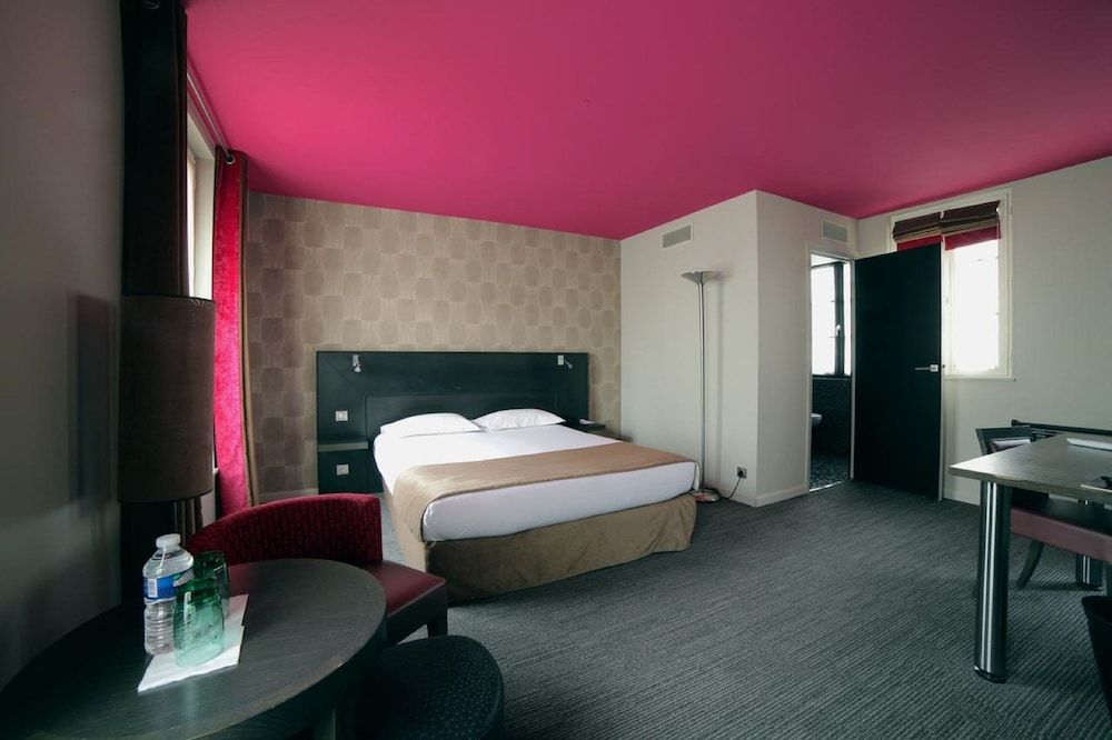 undefined Hotel Aero 9