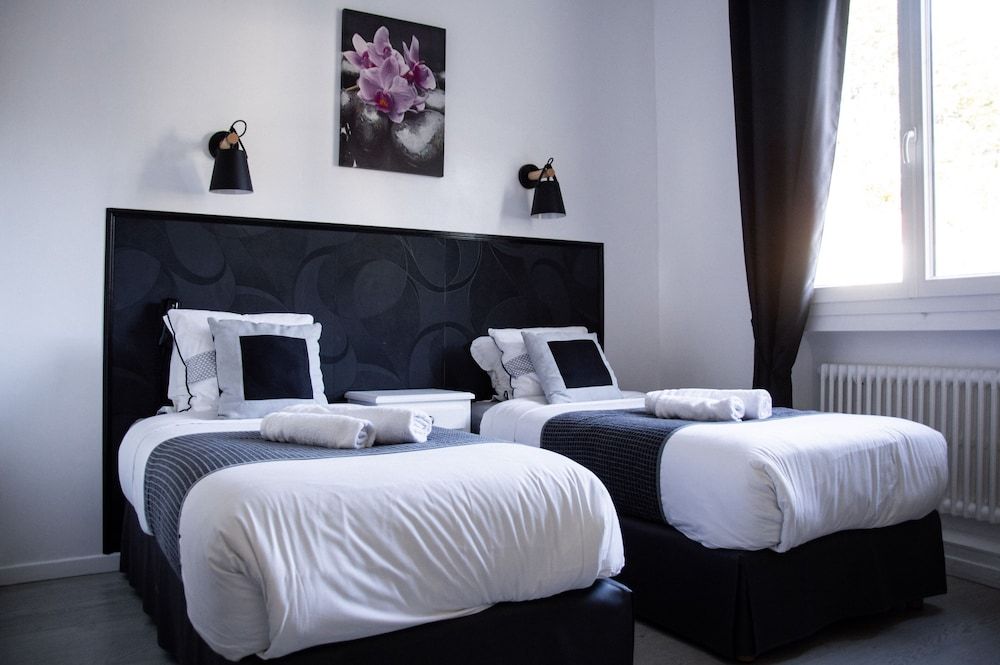 Hôtel Le Tivoli Twin Room 2