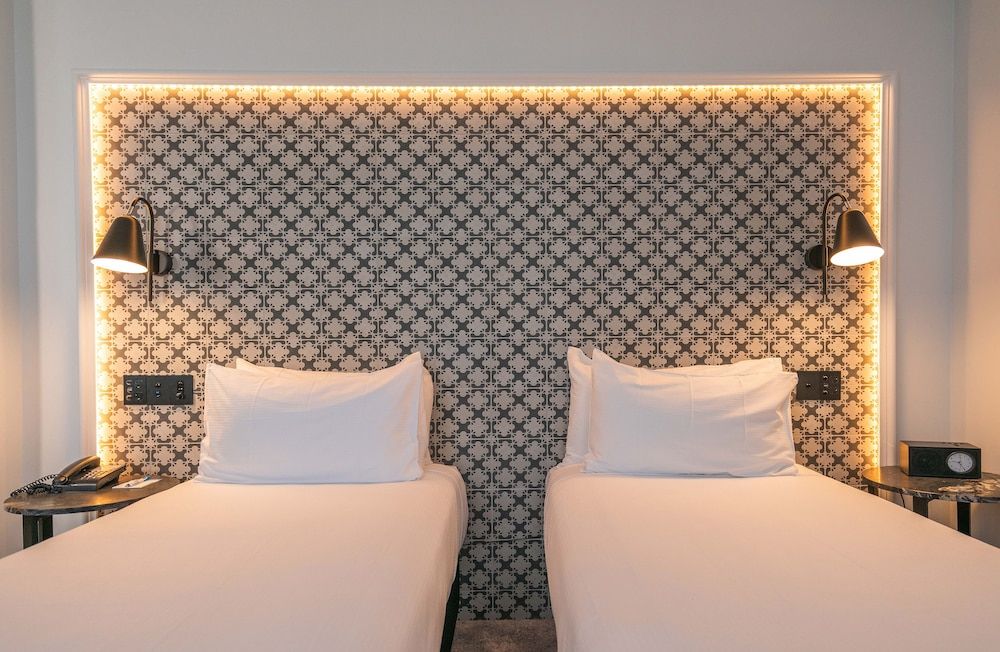 Premier Split King, 1 King Bed