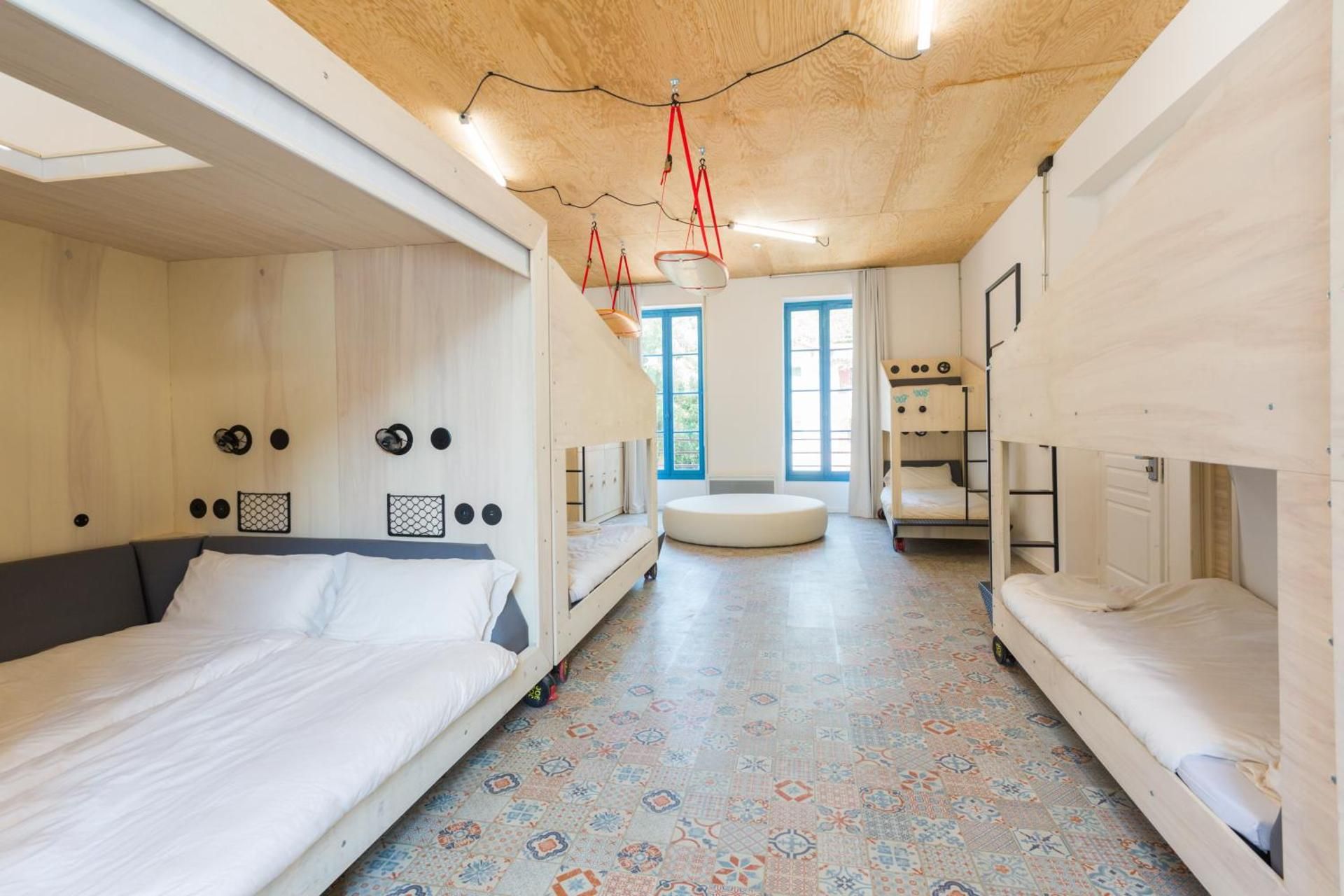  Private Bedroom for 14 people with shared bathroom