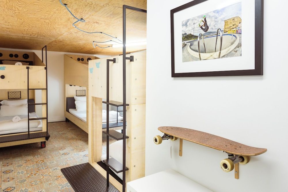 Design Private Deluxe Bedroom for 4 people with a Bathroom