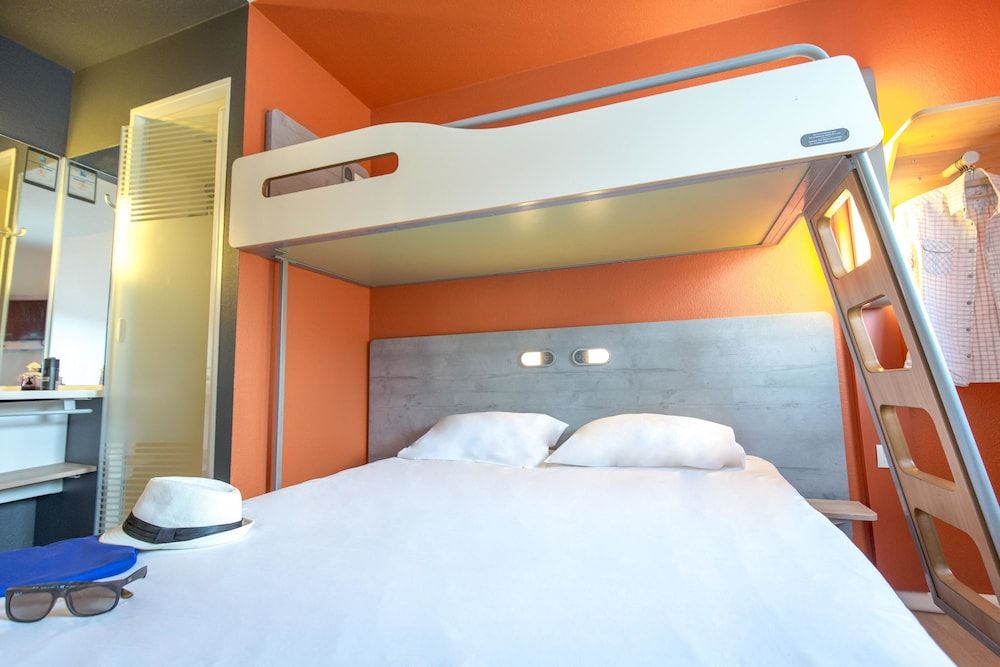 Triple Room, Multiple Beds