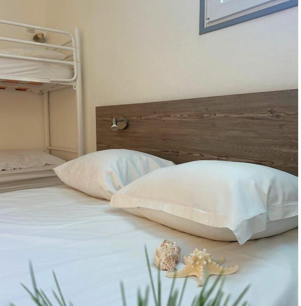 Hôtel Le Carnon Family Room