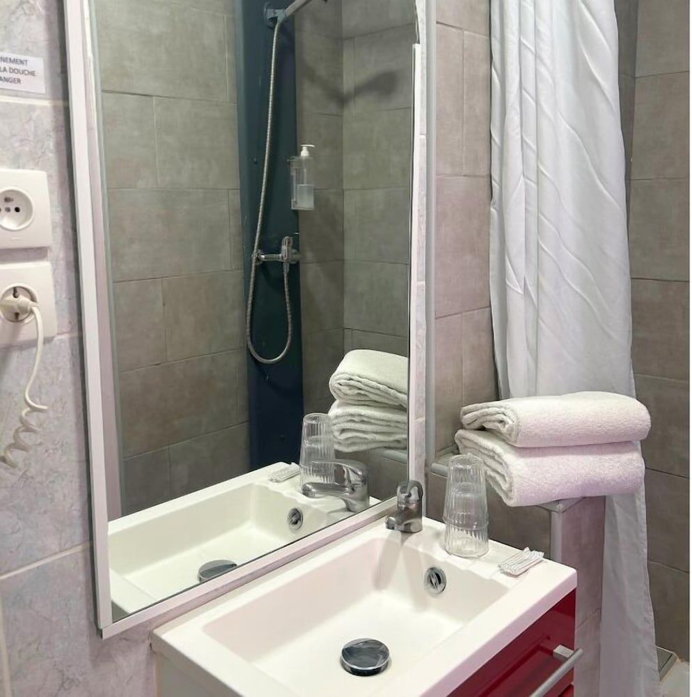 Hôtel Le Carnon Double Room 10