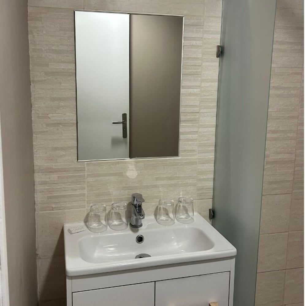 Hôtel Le Carnon Family Room 7