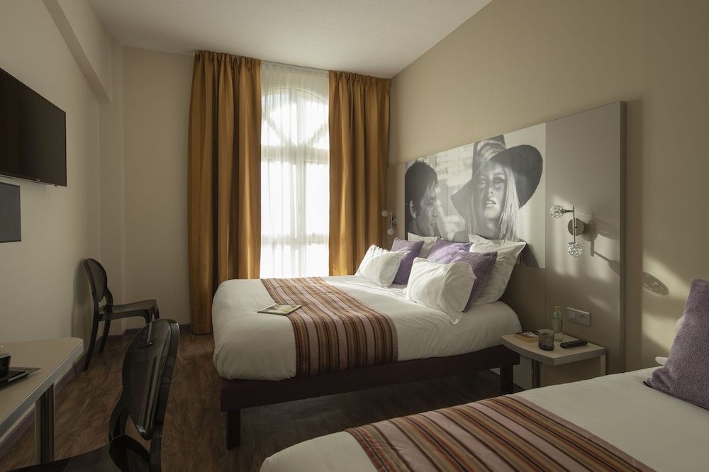 Hôtel Arles Plaza Superior Triple Room 3