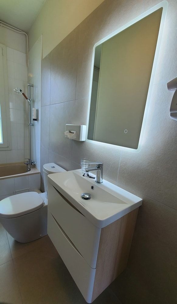 Hostellerie du Pavillon St Hubert Superior Double or Twin Room 9