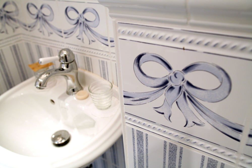 Hôtel Bayard Bellecour Comfort Double Room, 1 Double Bed (Charm with Shower) 4