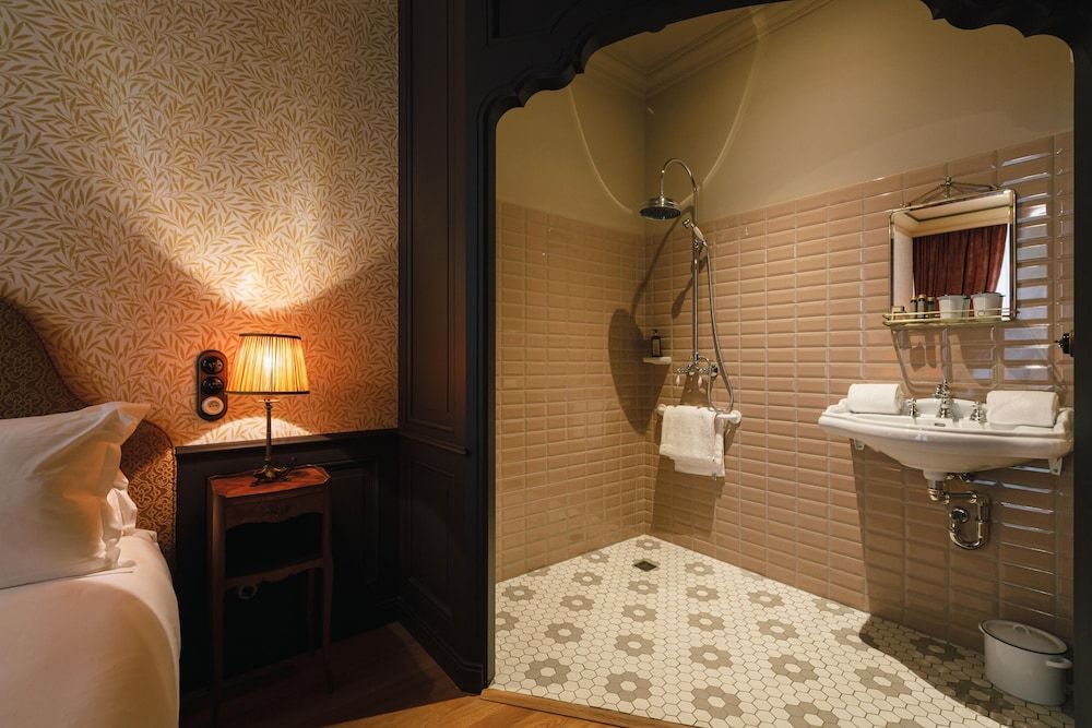 Hôtel Bayard Bellecour Traditional Double Room, Courtyard View 7