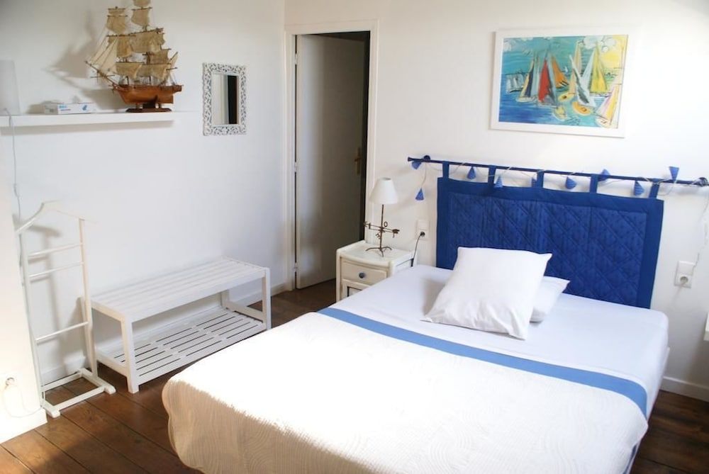 Double Room (Laperouse)