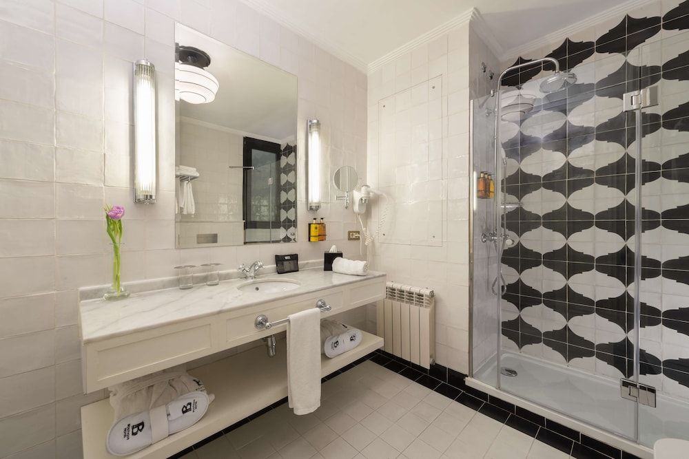 undefined H10 Villa de la Reina Boutique Hotel 9