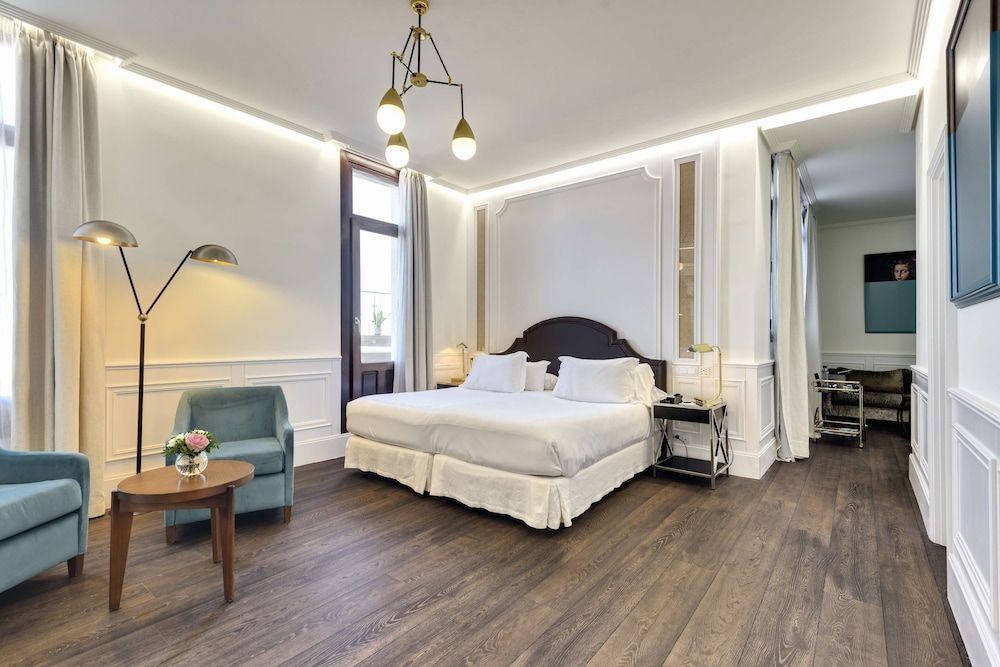 undefined H10 Villa de la Reina Boutique Hotel