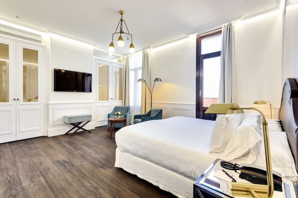 undefined H10 Villa de la Reina Boutique Hotel 10