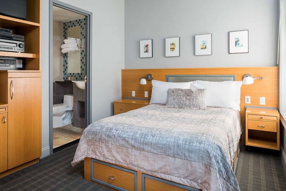 undefined Charlesmark Hotel 3