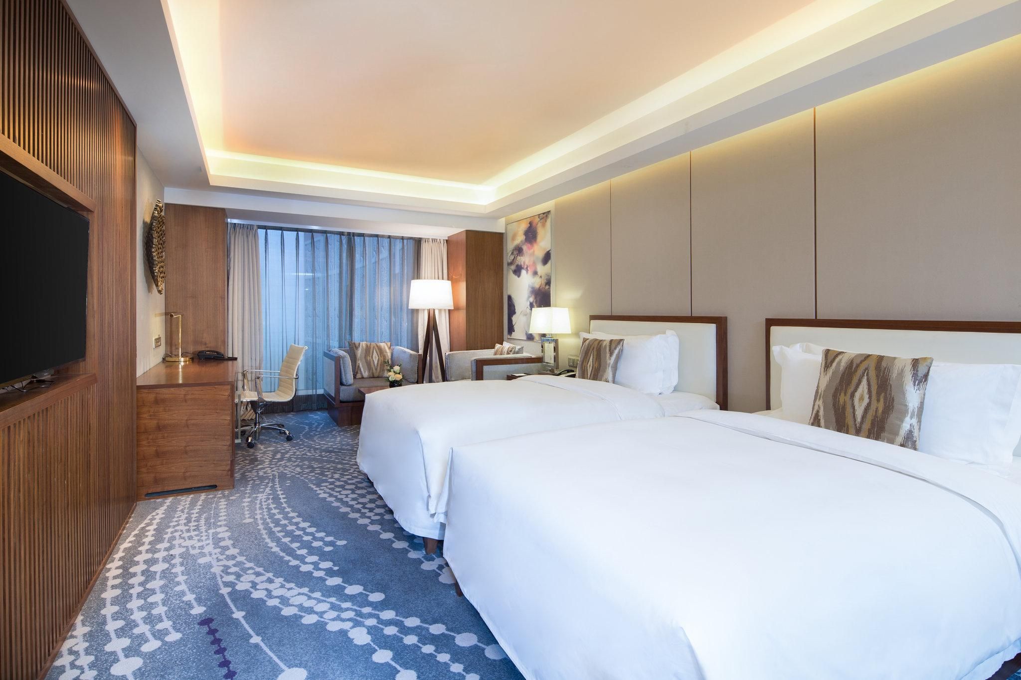 2 Double Classic Club Lounge Access