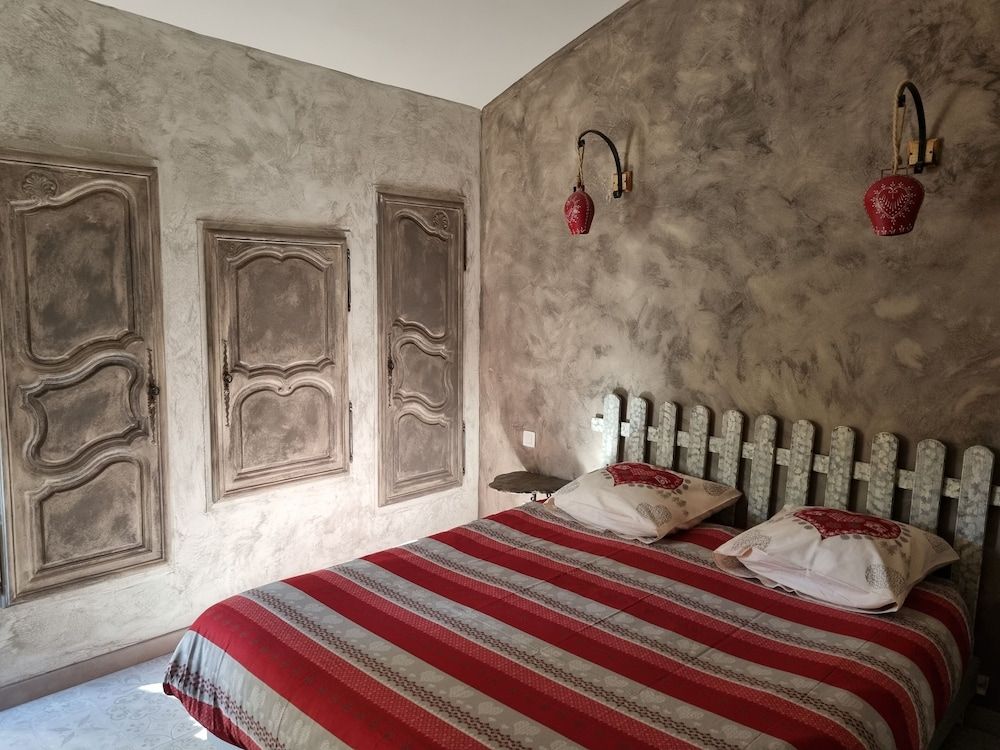 Canigou Family Room