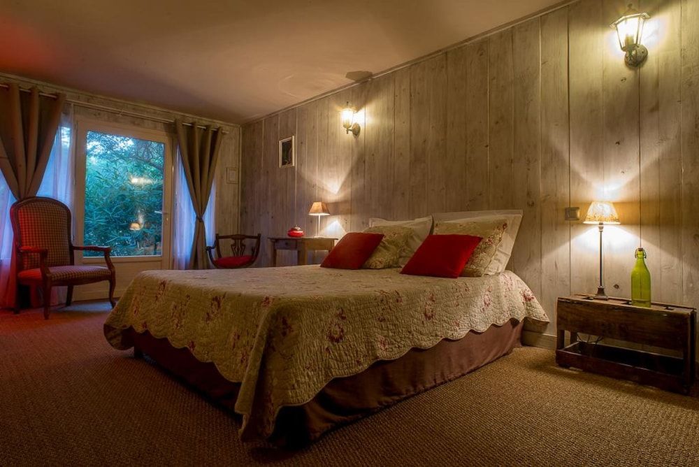 Double Room (Open Sky)