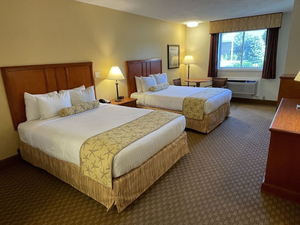 Bayside Resort Hotel Deluxe Room, 2 Queen Beds, Accessible (Roll-in shower) 3