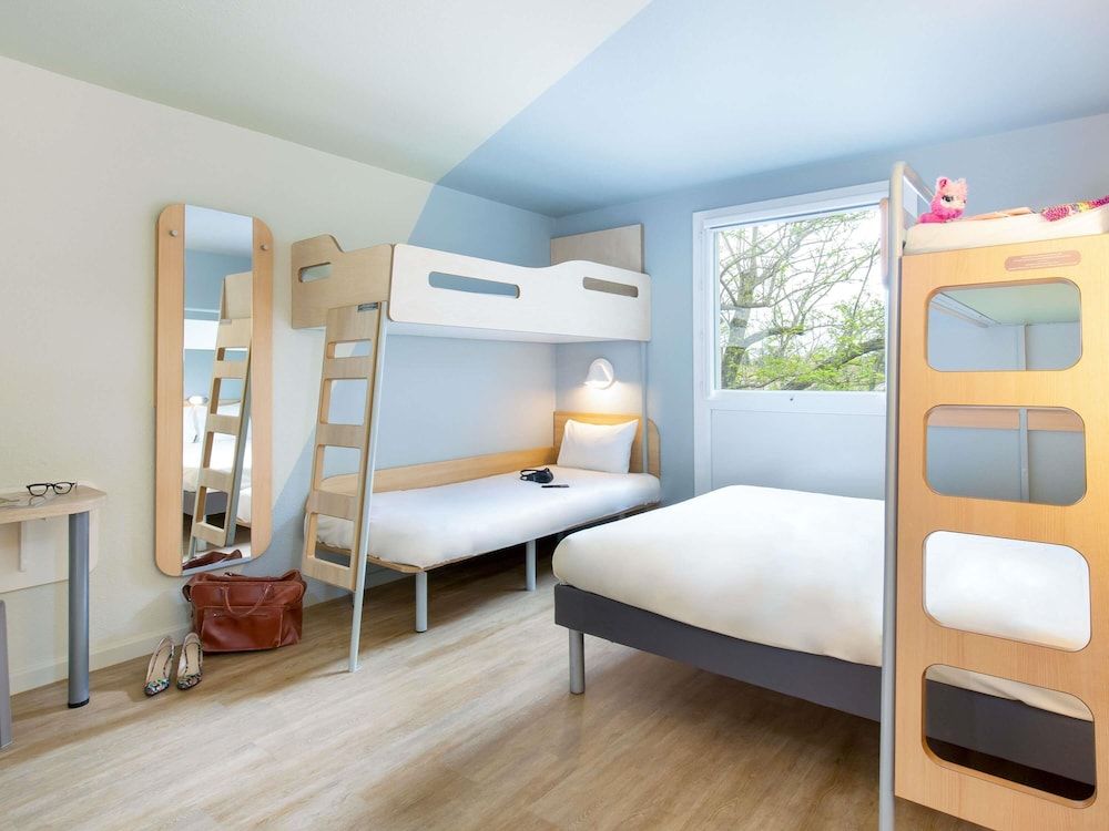 Family Room, Multiple Beds