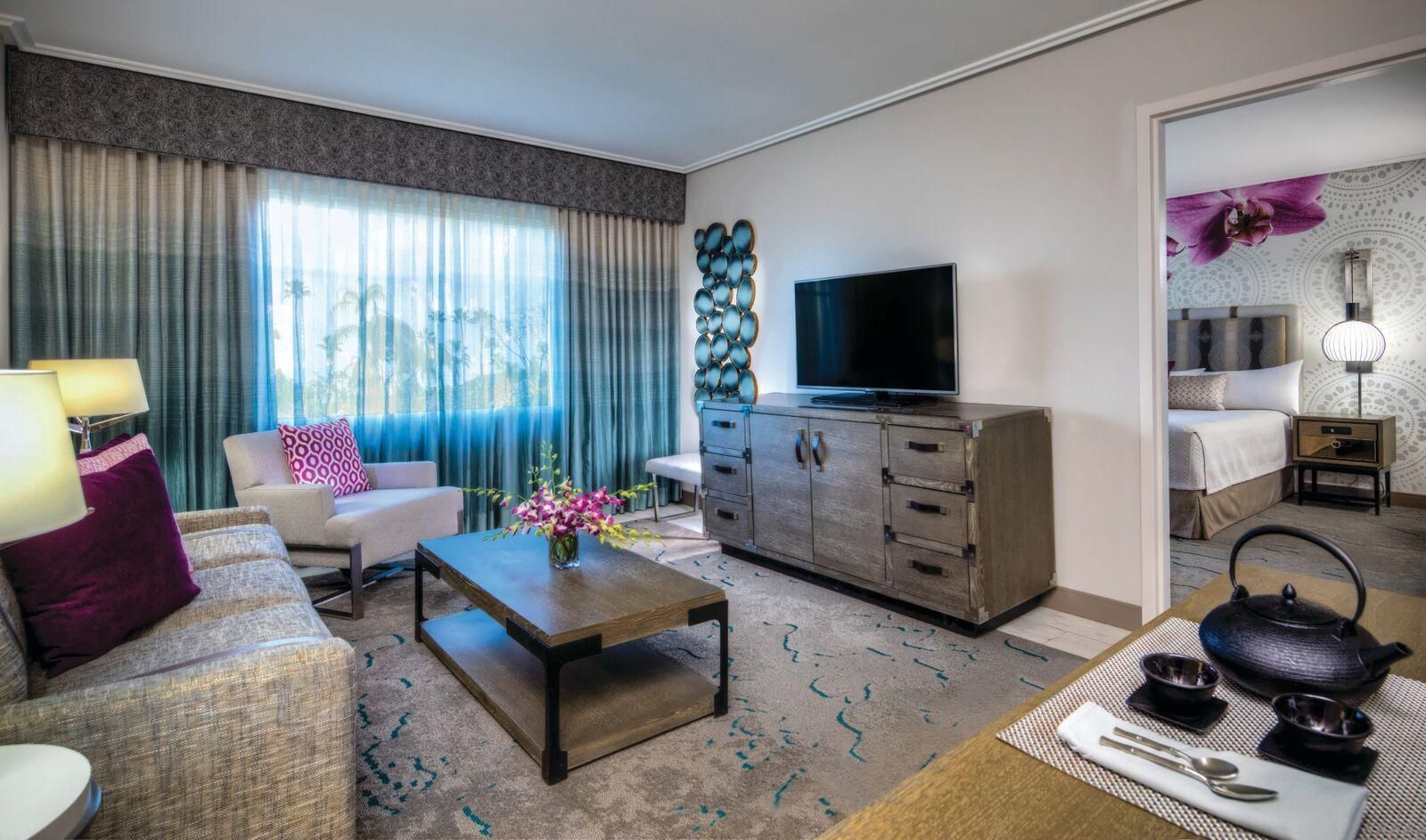 King Suite (Includes FREE Universal Express Unlimited)