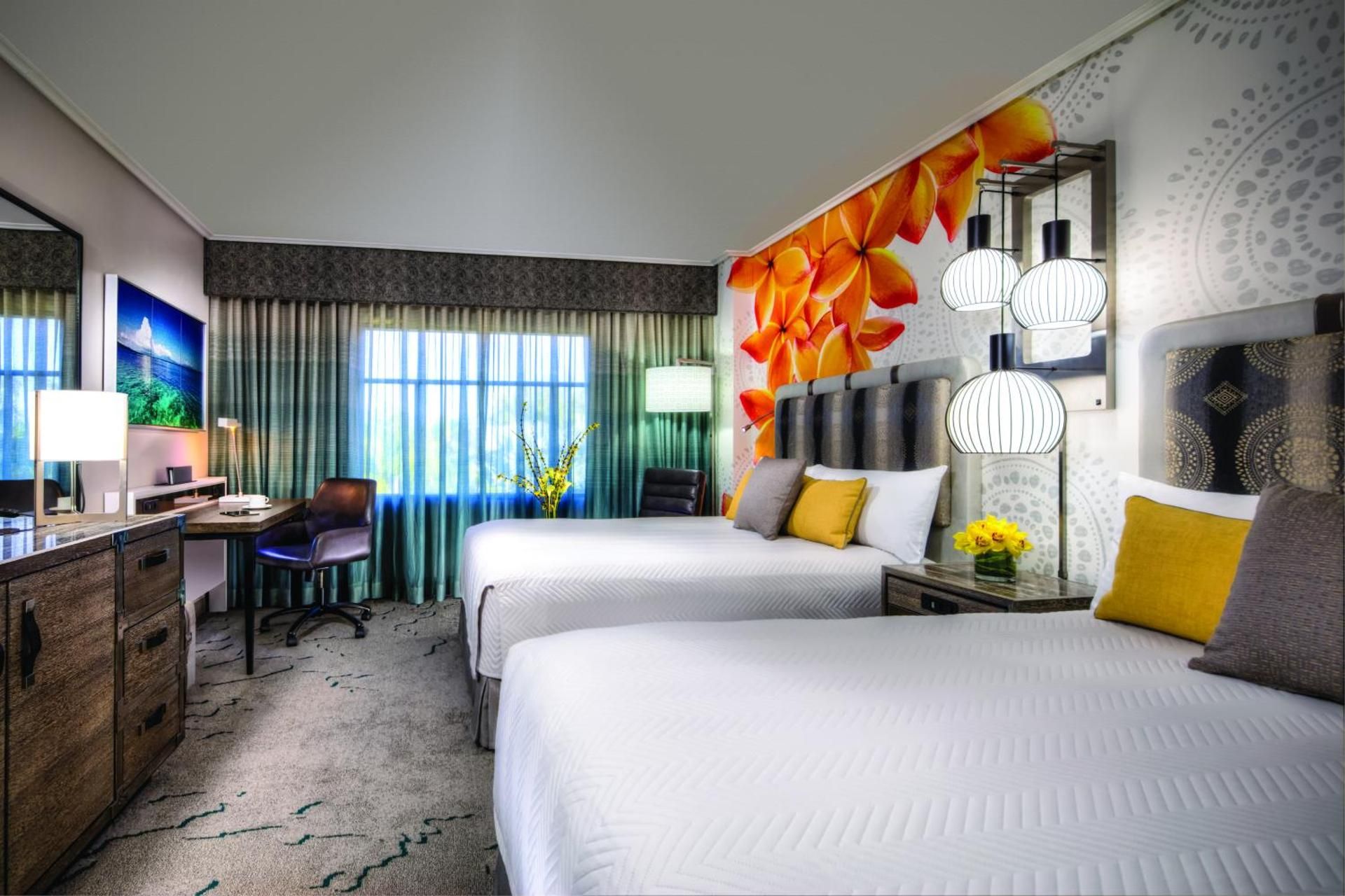 Hearing Accessible Water View 2 Queen Room (Includes FREE Universal Express Unlimited)