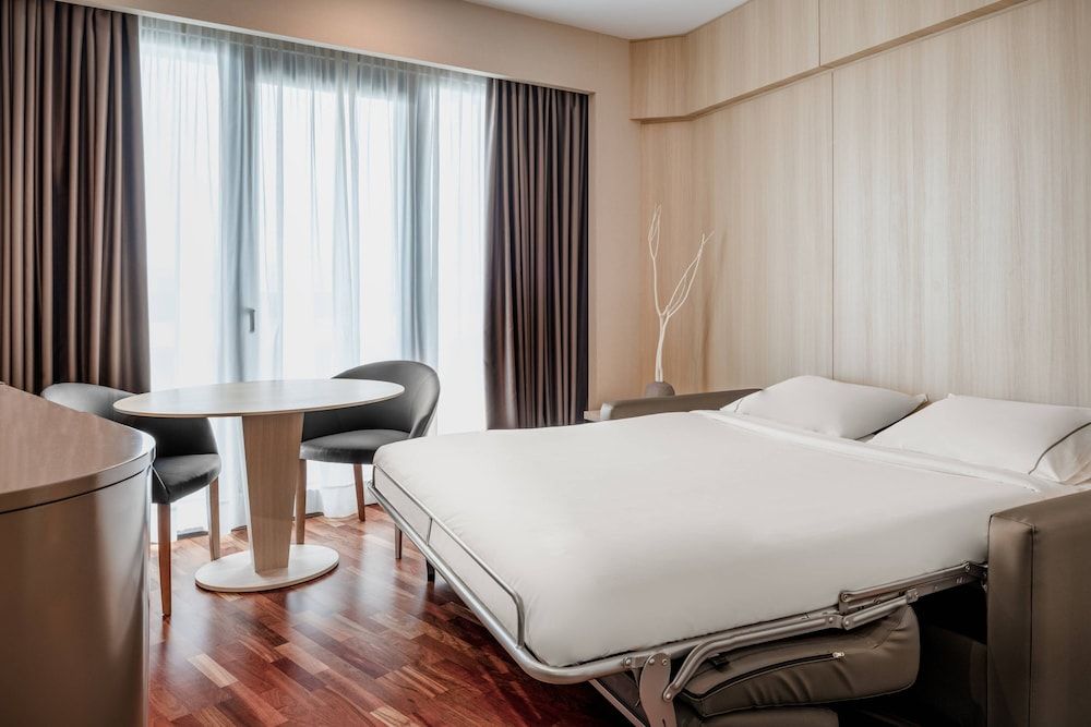 Junior Suite, 1 King Bed with Sofa bed
