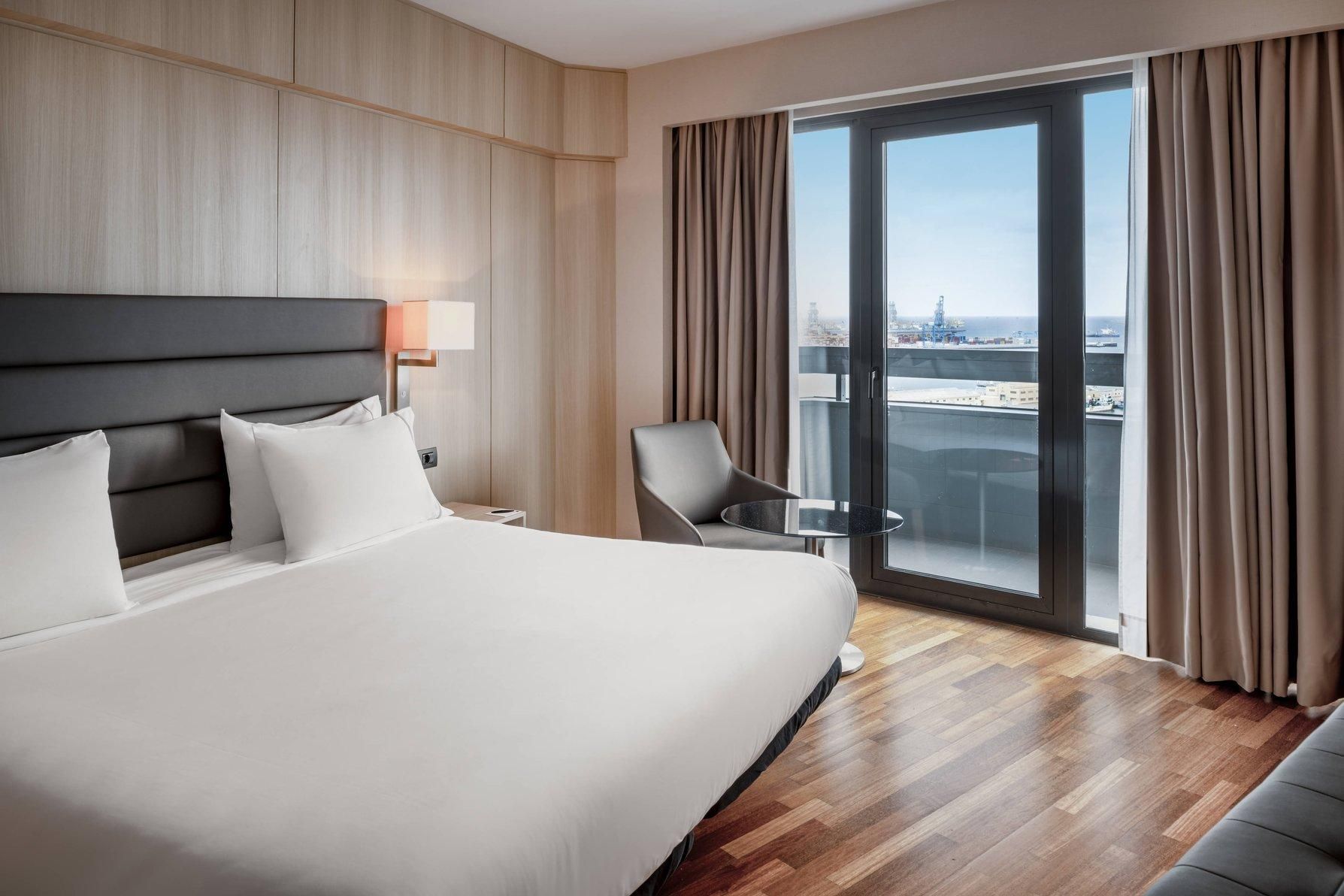 Junior Suite Ocean View, Junior Suite, 1 King, Sofa bed, Ocean view, High floor, Balcony