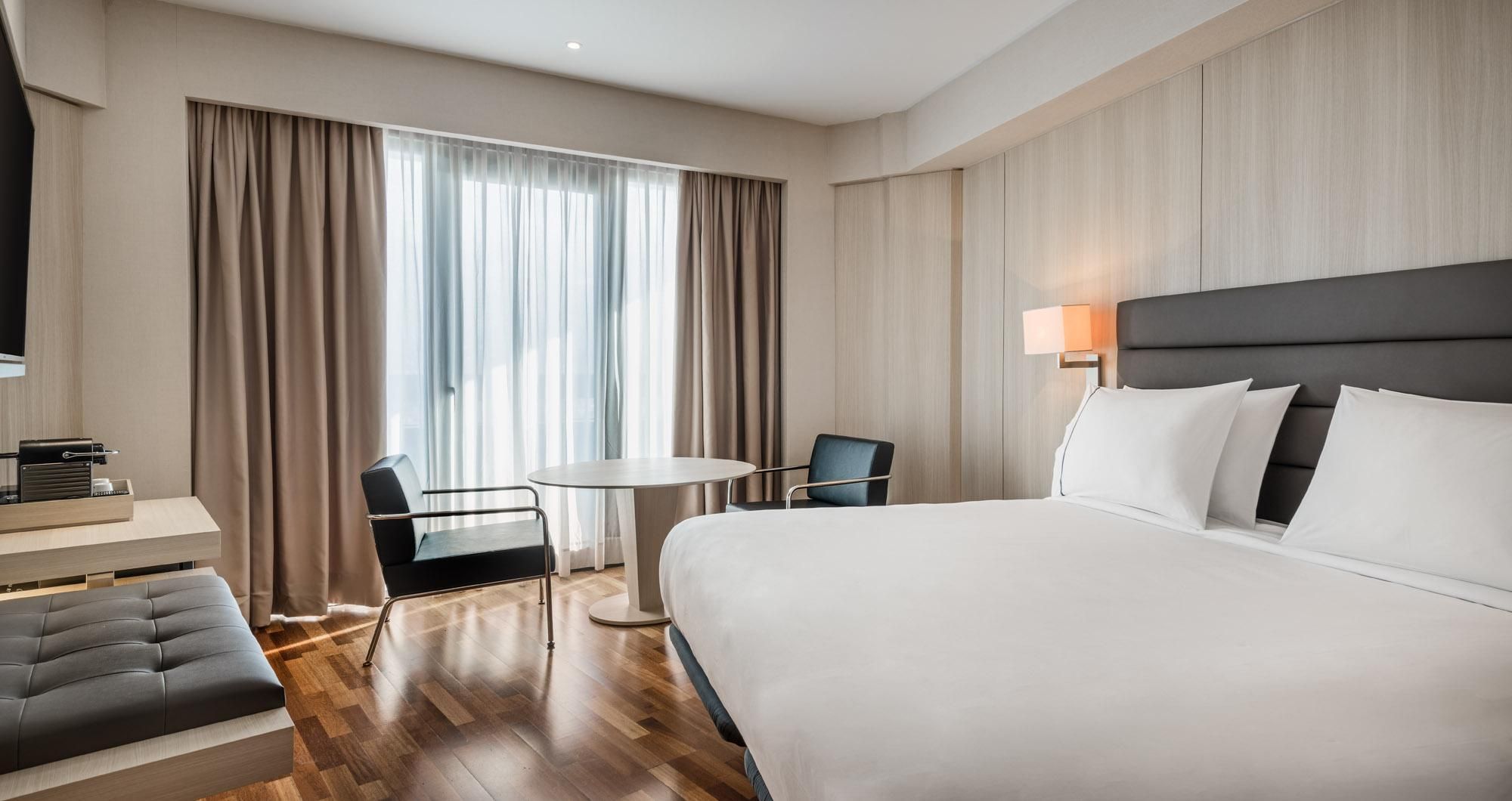 Standard King Balcony, Guest Room, 1 King, Balcony