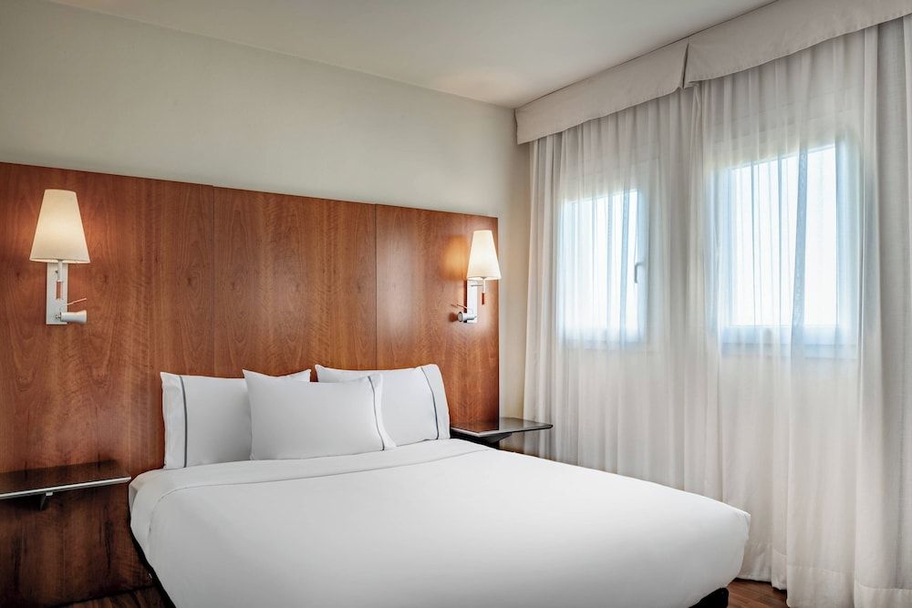 Standard Room, 1 Queen Bed