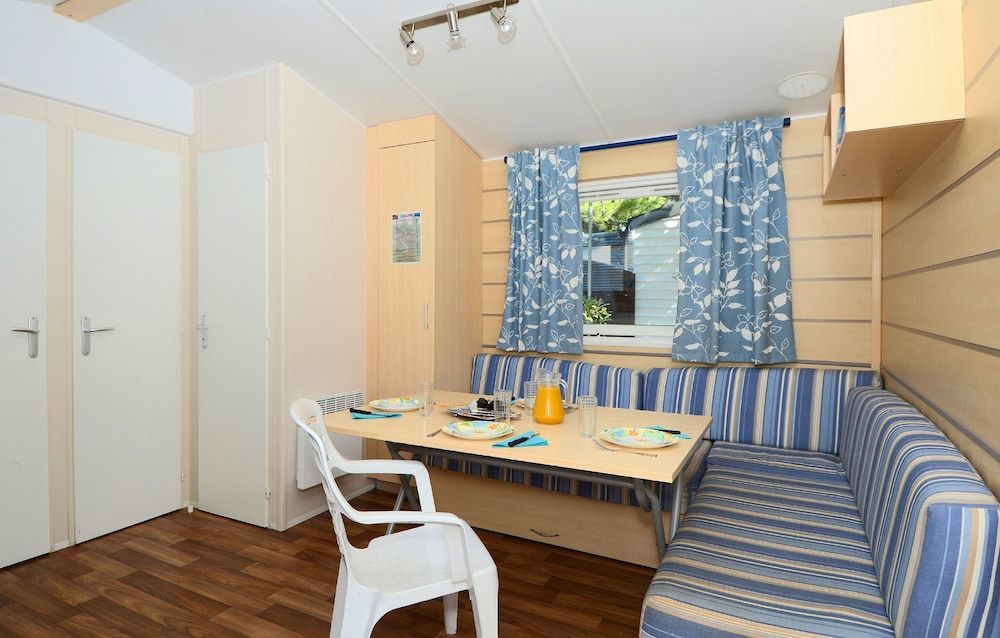 Mobile Home, 2 Bedrooms