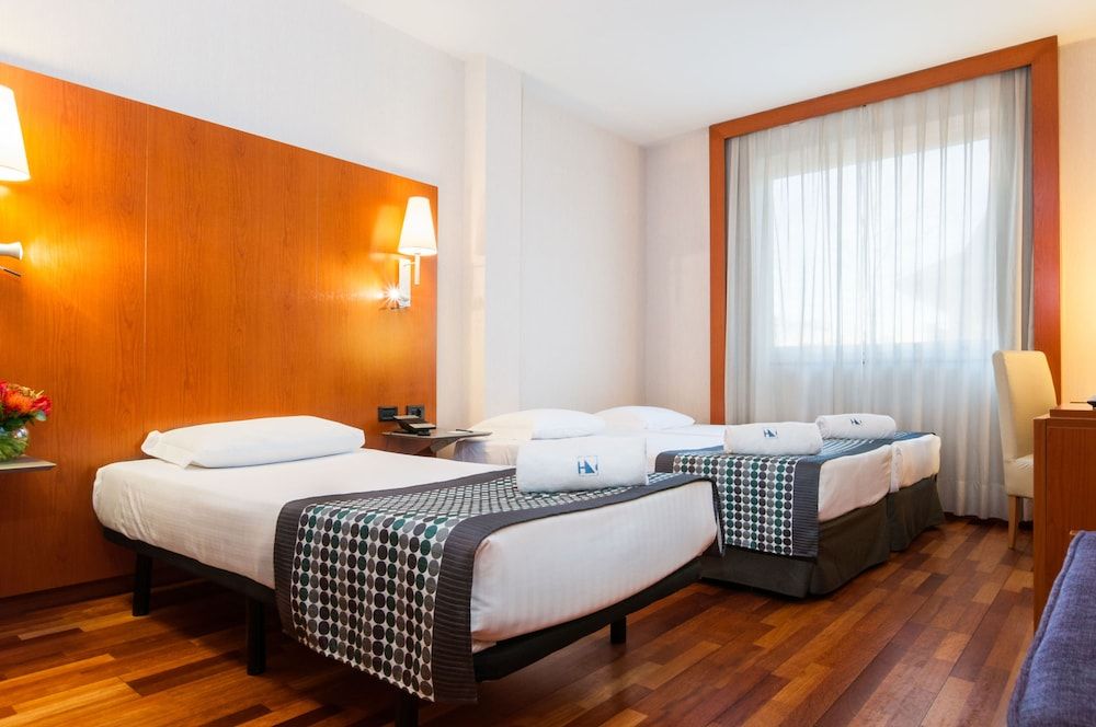 EXE Toscana Standard Triple Room (Parking Exterior Incluido) 2