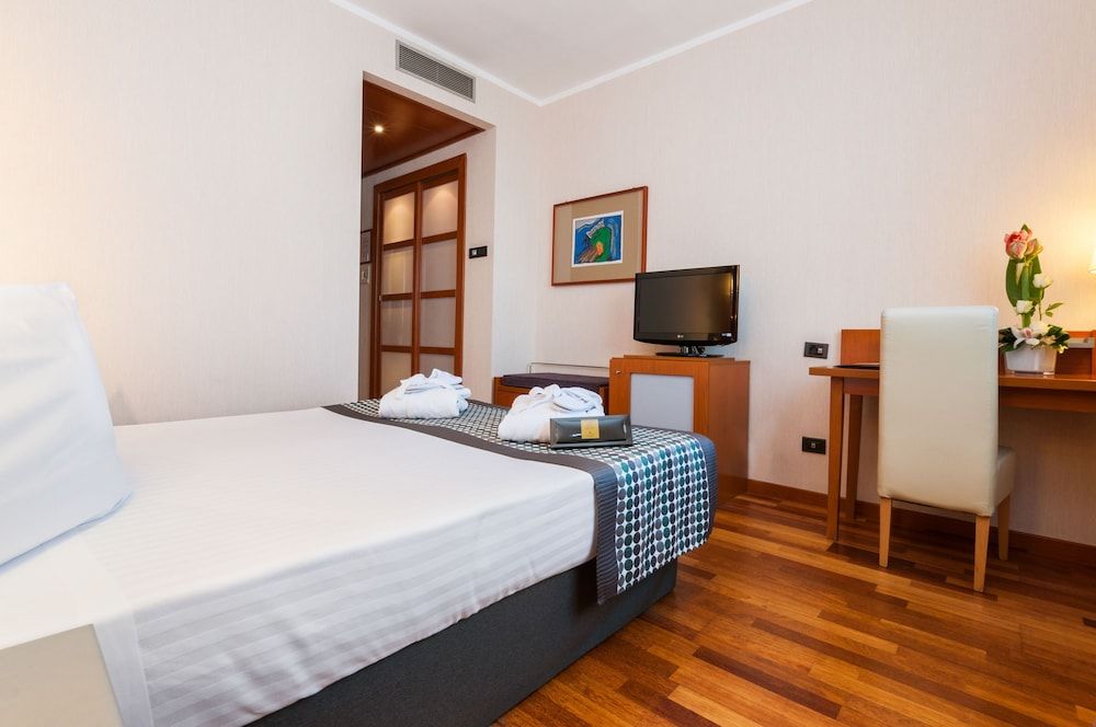 EXE Toscana Double or Twin Room 4