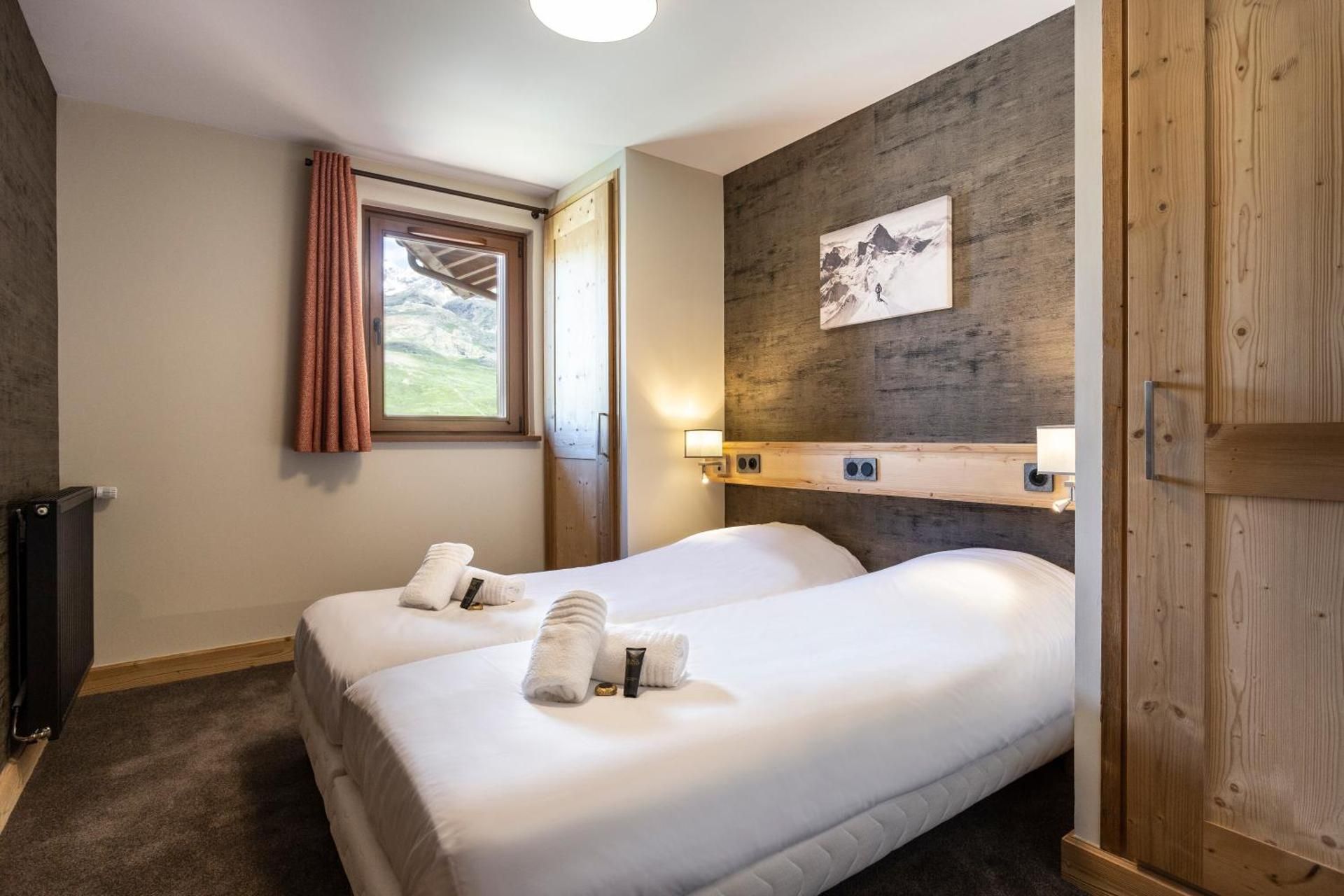 Four-Bedroom Apartment with Sauna