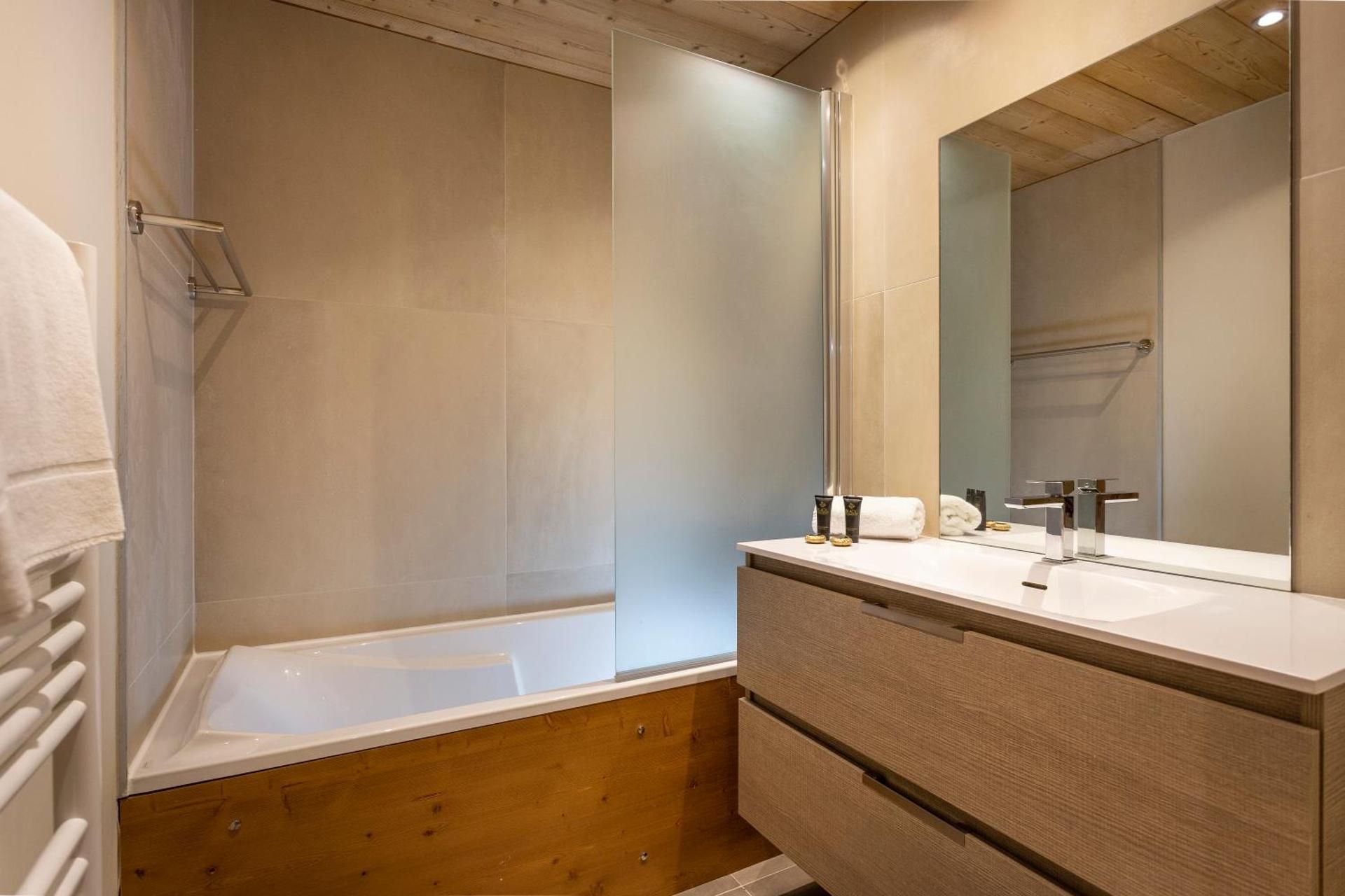 Two-Bedroom Apartment with Cabin