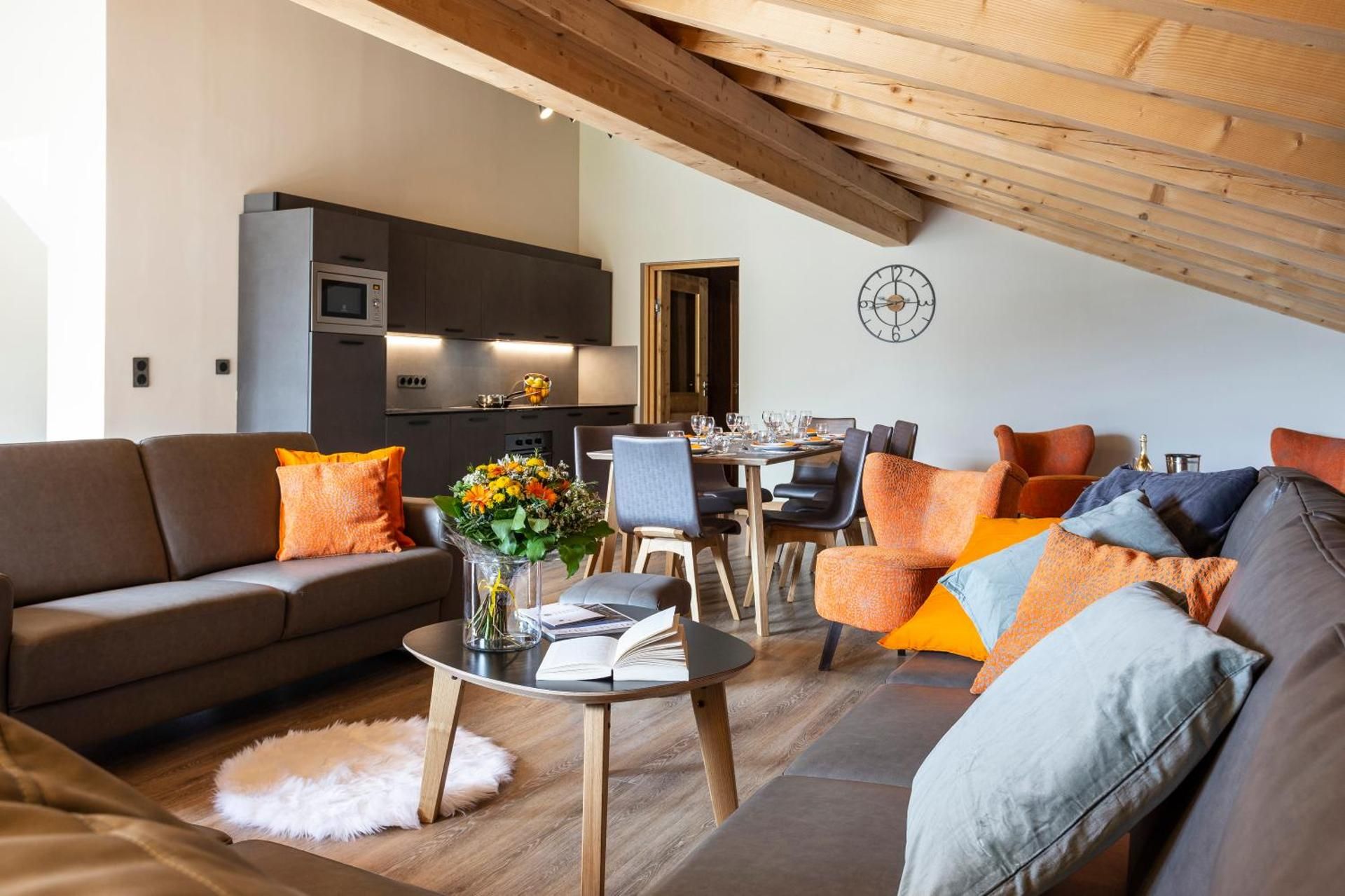 Four-Bedroom Apartment with Cabin and Sauna