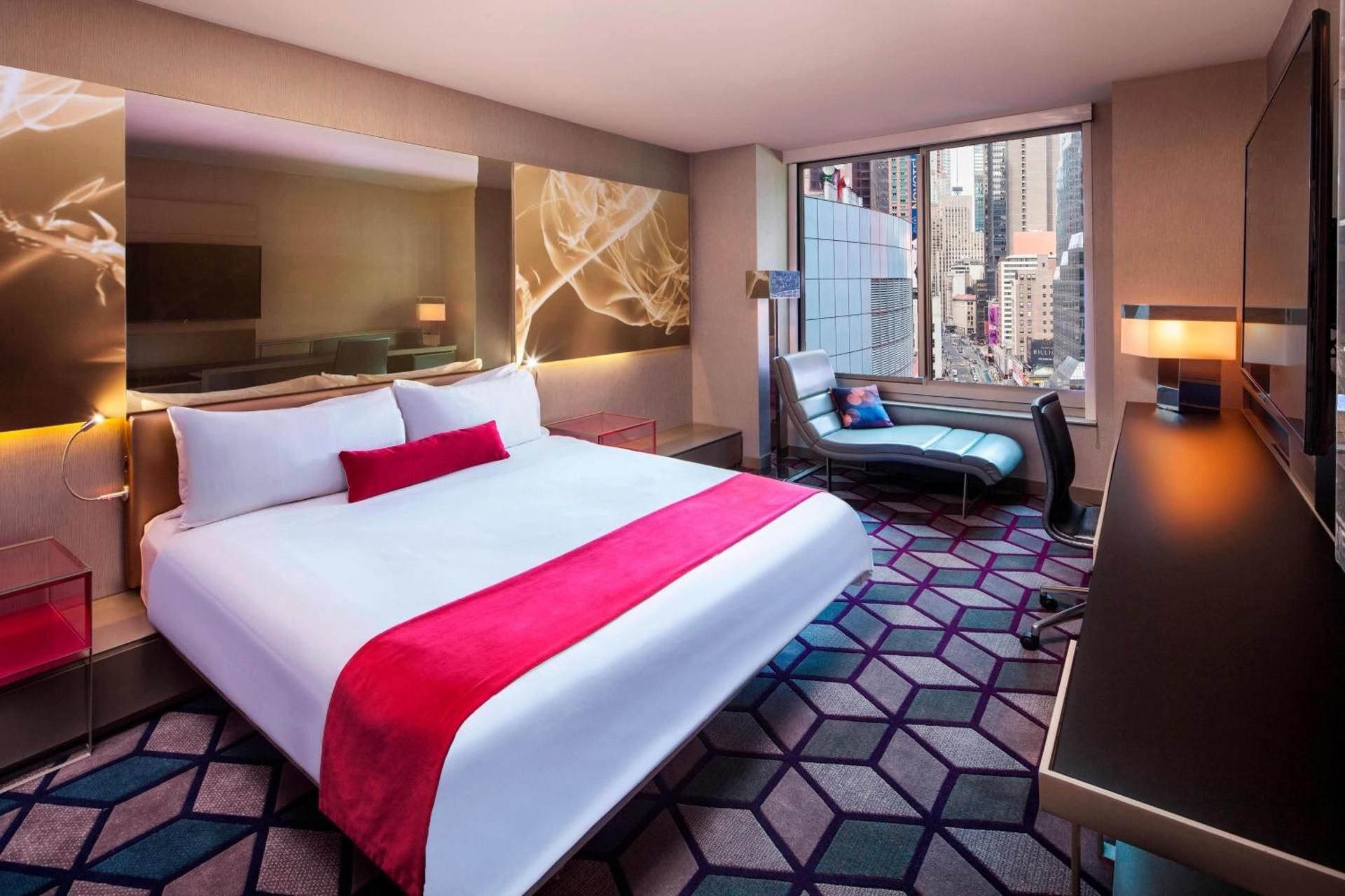 Wonderful King Room with City View and Adapted Tub - Mobility and Hearing Accessible