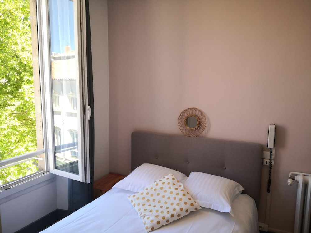 Grand Hôtel De La Poste Economy Single Room 2