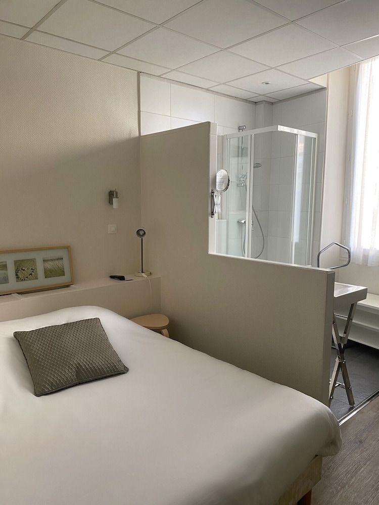 Grand Hôtel De La Poste Economy Single Room 6