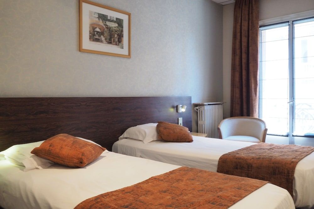 Hotel Busby Standard Twin Room 2