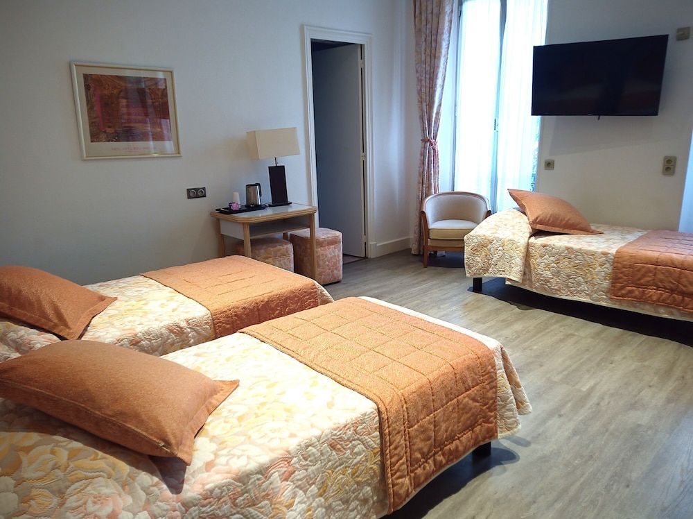 undefined Hotel Busby 7