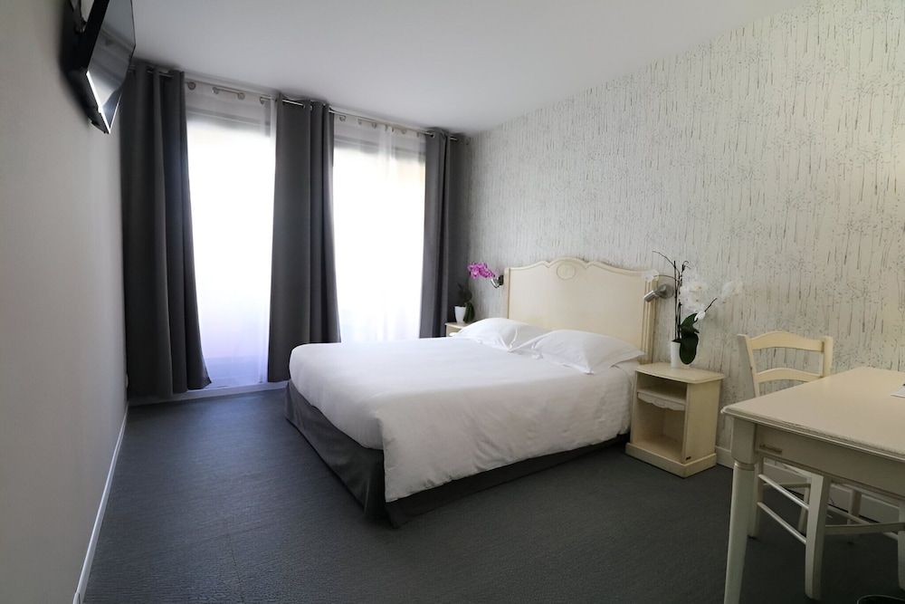 Hotel Napoléon Double Room, Balcony