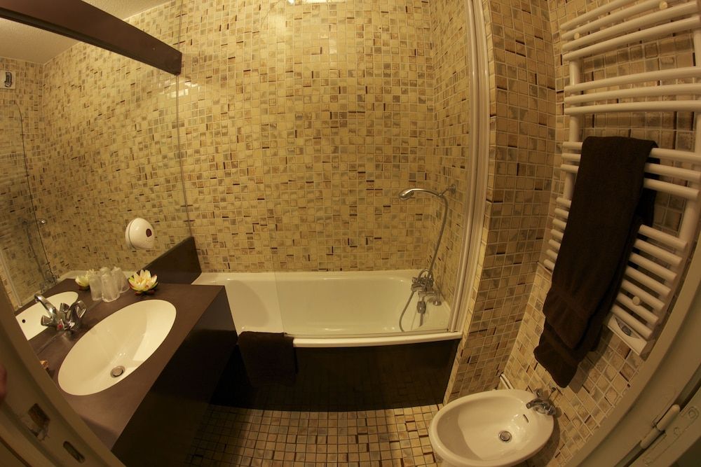 Hotel Napoléon Quadruple Room 4