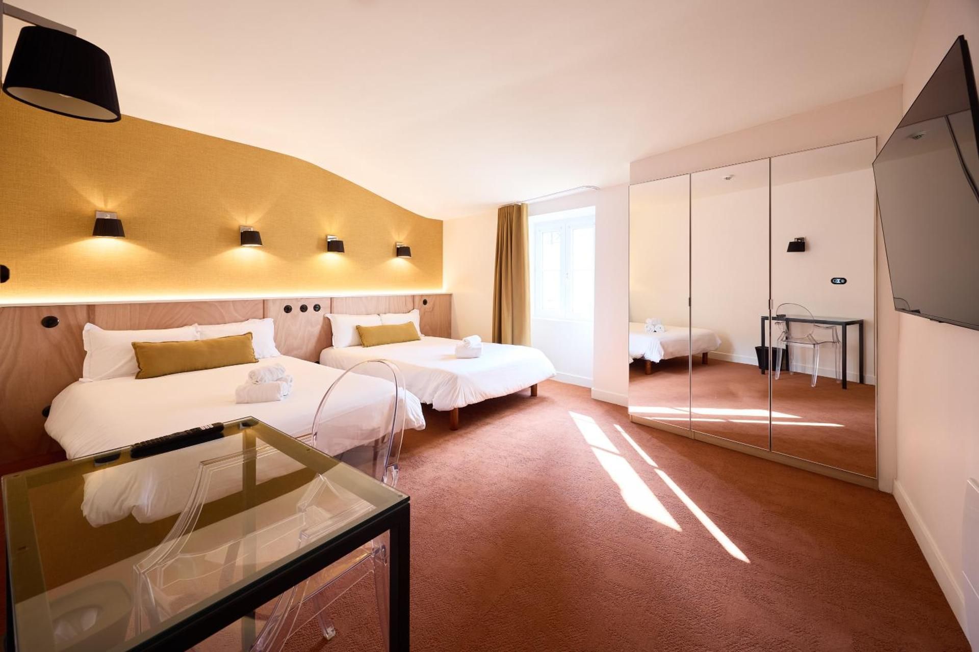 Quadruple/Family Room