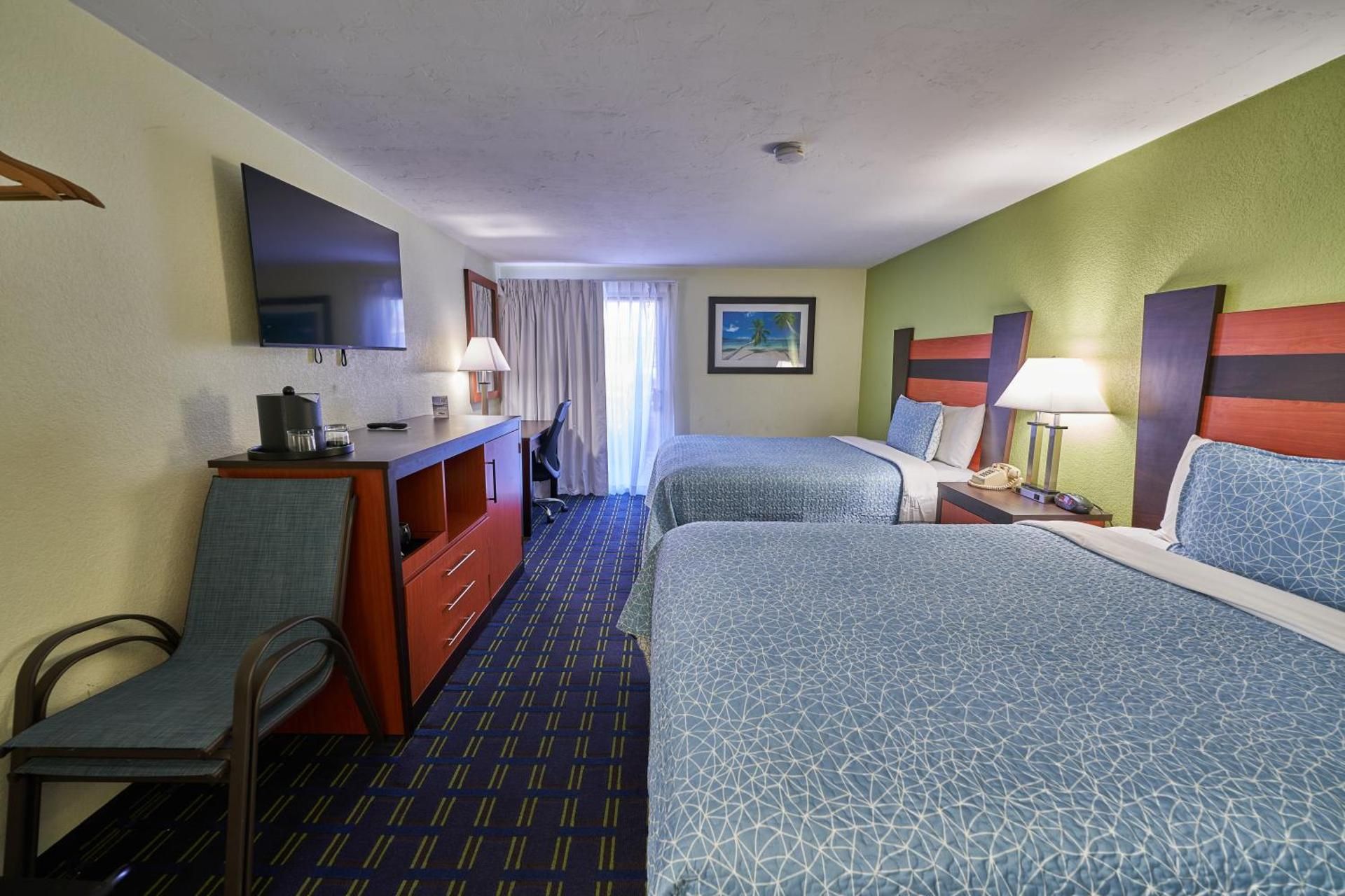 The Mariner Resort Cape Cod by The Red Collection 2 Queen Beds Courtyard/Pool Access Smoke Free 2