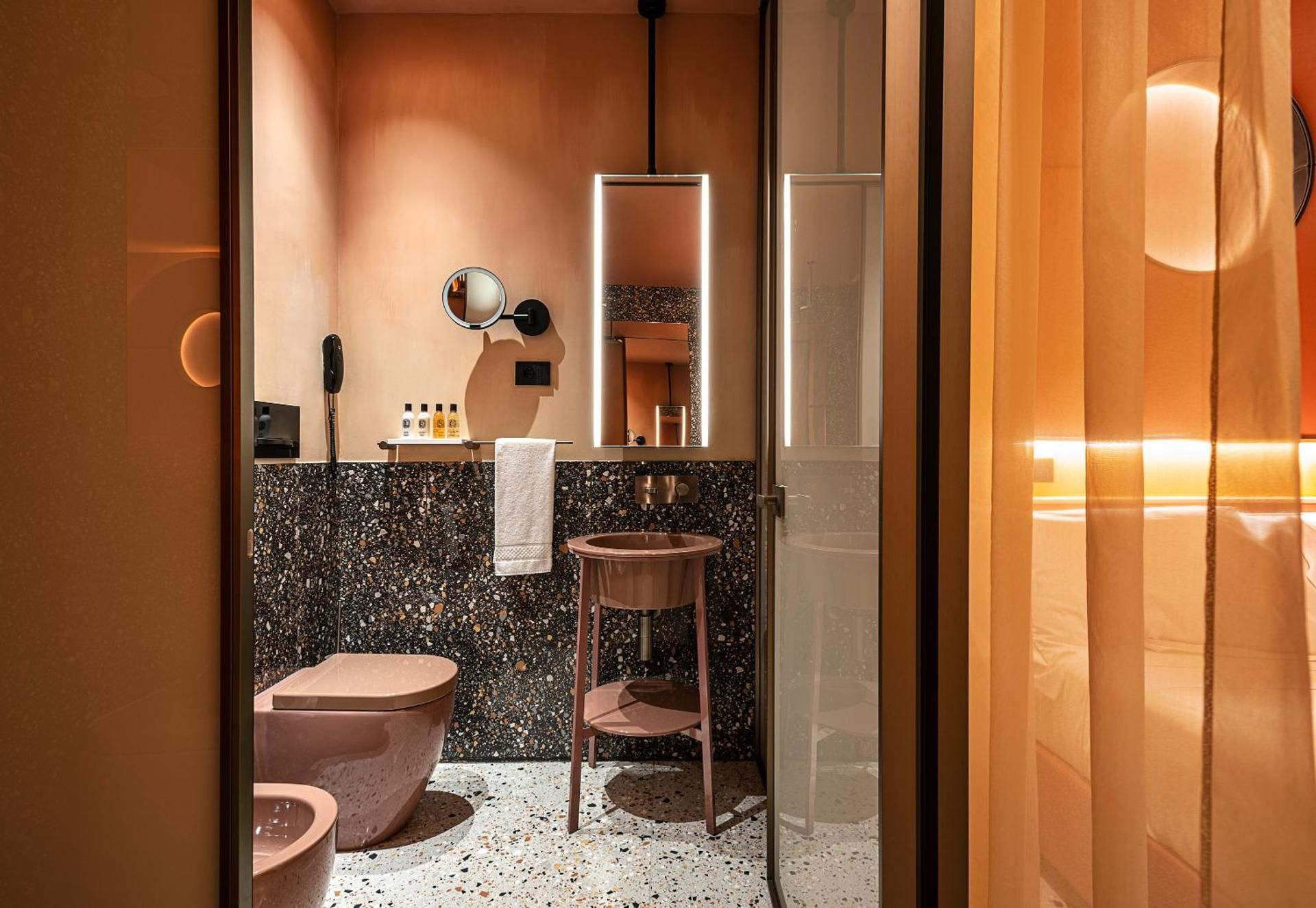 Queen Suite with Spa Bath