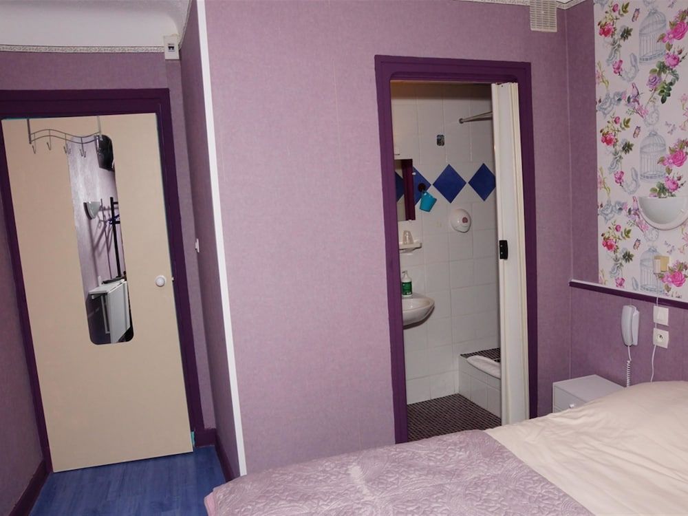 Hôtel le Richelieu Comfort Double Room 3