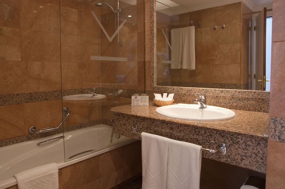 Double Room Single Use, Partial Sea View