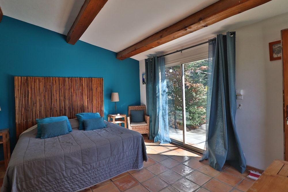 Le Mas de Bertagne - Chambres d'Hôtes Family Room (Colline) 10