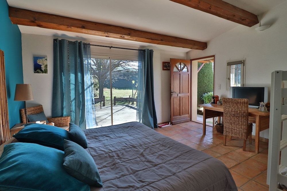 Le Mas de Bertagne - Chambres d'Hôtes Family Room (Colline) 2